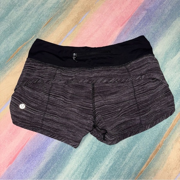 Lululemon Speed Short (4-way Stretch 2.5") Bit Point Ice Grey Black size 2 - Picture 6 of 8